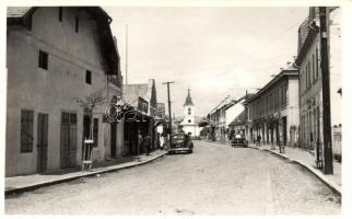 Maroshévíz, Toplita; utca, református templom / street, Calvinist church, automobile