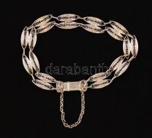 Ezüst(Ag) filigrán díszítésű karkötő, biztonsági lánccal,  jelzett, nettó: 10,1 g