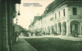 Beszterce, Bistrita; Búzasor, Kornmarkt, kiadja F. Stolzenberg / street, market