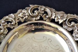 Antik ezüst lábas kínáló, cizellált, kézzel vésett, Ag., nettó: 109gr.,  jelzett, 15x3cm /Antique si...