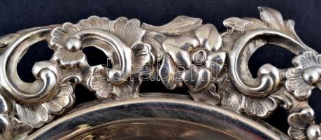 Antik ezüst lábas kínáló, cizellált, kézzel vésett, Ag., nettó: 109gr.,  jelzett, 15x3cm /Antique si...