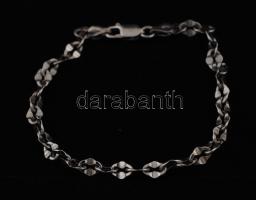 Ezüst(Ag) anker nyaklánc, jelzett, h: 17,5 cm, nettó: 4,1 g