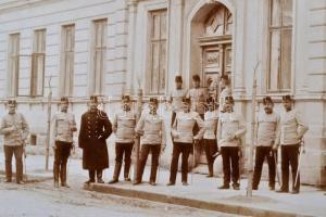 cca 1900-10 Keményhátú katonai fotó, Nowy Sacz,  Újszandec, Janina. Szép állapotban, 11x16cm