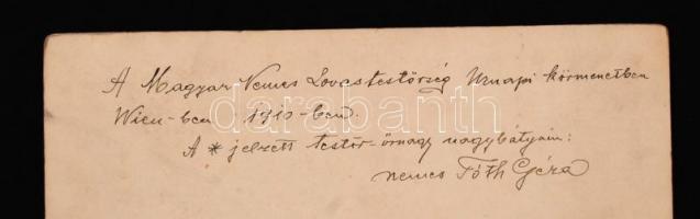 1910 Bécs, a magyar királyi lovas testőrség felvonulása az úrnapi körmeneten (a Stephansplatz környé...