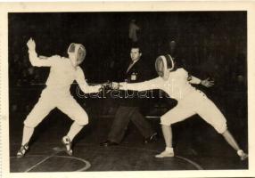 Nemzetközi női tőrvívó-verseny a Sportcsarnokban; Képzőművészeti Alap Kiadóvállalat / National Female dagger fencing