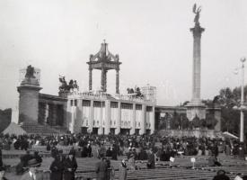 1938 Eucharisztikus Kongresszus fotói, 2db, 9x6cm, és 11x9cm