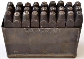 Jelzett fém beütő az ABC betüivel, összesen: 27 db, h:6,5 cm