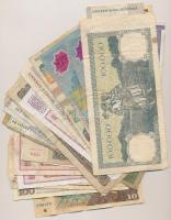 30db-os vegyes külföldi bankjegy tétel, közte Lengyelország, Olaszország, Románia, Szovjetunió T:III...