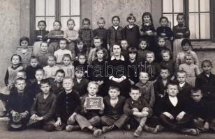 9 db. vegyes fotólap és irat Dr. Toma Imre tábori lelkész, későbbi esperes hagyatékából, Tatabánya, ...