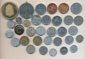 Vegyes 30db-os pénzérme tétel + 1917. "Sebesültek érme" Zn kitüntetés, szalag nélkül + 200...
