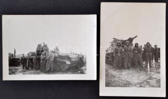 cca 1940-1944 Harckocsizók Aknaszlatinán, 2 db fotó, hátuljukon feliratozva, 6,5×9,5 cm