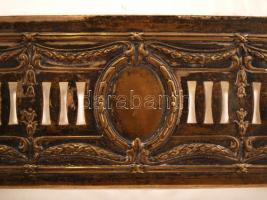 Füles kínáló, eredeti csiszolt üvegbetéttel, apró csorbával, jelzés nélkül, rezezett fém, 29×10 cm, ...