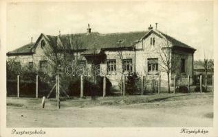 Pusztaszabolcs Községháza