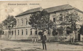 Belényes, Beius; Járásbíróság (ázott sarok / wet corner)