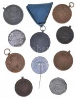 10db-os vegyes kitüntetés, kitűző és emlékérem tétel, közte 1898. "Jubileumi Emlékérem Fegyvere...