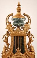 Neobarokk kandalló szett putókkal. Dekoratív nagyméretű aranyozott bronz és alabástrom szett. Kandal...