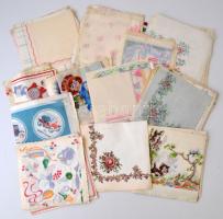 Retró szalvétagyűjtemény, egy cipős doboznyi