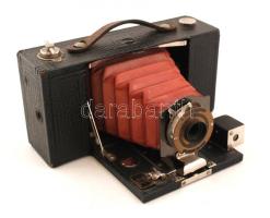 Eastman Kodak No. 2 Folding Pocket Brownie Model B 2 1/4  x 3 1/4 " (~5,5x8 cm)  / Vintage camera