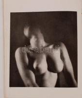 1944 Gyula Ferenc dr.:Akt fényképezés. Fotoélet Nagykönyvtárának kiadása, 6sz., 24x17cm