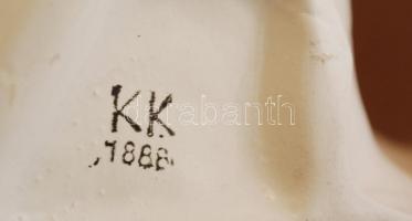 Porcelán bulldog, kézzel festett, jelzett ("KK"), belsejében sérüléssel, apró kopásnyomokk...