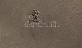 5 darabos likőrös készlet (három pohár, tálca, fémbetétes üveg), jelzett és részben jelzetlen, fém, ...