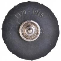 Finnország 1945. "Az 1939-1945-ös háború hadirokkantjainak érme" ezüstözött fém kitüntetés...