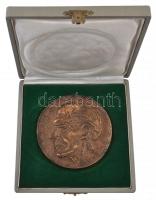 Borsos Miklós (1906-1990) 1970. "Bartók" Br plakett gyűjtői tokban (392,68g/103mm) T:2 / 
...