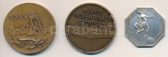 1970. "1945 / 1970" Újjáépítés 25. évfordulója Br emlékérem (40mm) + DN "Megyei Trófeabíráló Bizottság" Br emlékérem (40mm) + DN "Kereskedelmi Alkalmazottak Országos Egyesülete - Sportcsoportja Versenydíja" ezüstözött fém díjérem. Szign.:EK? T:2,2- ph., k.