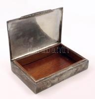 Ezüst (Ag.) kis doboz, jelzett, mesterjeggyel, 8×12 cm, bruttó: 185 g