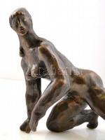 Kerényi Jenő (1908-1975): Csúszkáló. Bronz, jelzett, márvány talapzaton, m:15 cm, h:16 cm