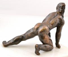 Kerényi Jenő (1908-1975): Csúszkáló. Bronz, jelzett, márvány talapzaton, m:15 cm, h:16 cm