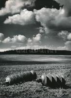 cca 1975 Gebhardt György (1910-1993): Tárcsázás után, jelzés nélküli vintage fotóművészeti alkotás a szerző hagyatékából, 24x18 cm