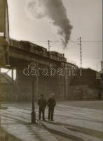 cca 1935 Budapest, külvárosi hajnal, korabeli vintage fotóról készült modern nagyítás, 17x13 cm