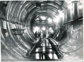 cca 1969 Budapesti metró alagút építése, 4 db vintage fotó, 24x18 cm és 20x30 cm