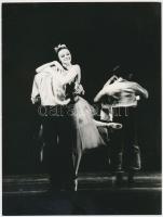 1978 Szegfű József pecséttel jelzett vintage fotója balett táncosokról, 24x18 cm