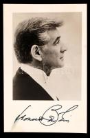 Leonard Bernstein (1918-1990) amerikai zeneszerző és karmester saját kezű aláírása egy a művészt ábrázoló fotón, 14x9cm / Original siganture of Leonard Bernstein (1918-1990) American composer and conductor, 14x9cm