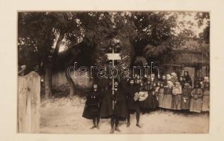 1910 Székely Bertalan (1835-1910) magyar festőművész temetése Szadán, Balogh Rudolf fotó, 2db,  lásd...