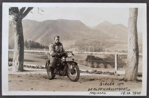 1925-1938 Ernst Th. Martinak osztrák motorversenyző bajnok fotóalbuma feliratozott fényképekkel, nag...