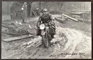 1925-1938 Ernst Th. Martinak osztrák motorversenyző bajnok fotóalbuma feliratozott fényképekkel, nag...