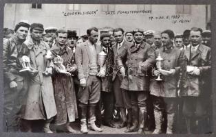 1925-1938 Ernst Th. Martinak osztrák motorversenyző bajnok fotóalbuma feliratozott fényképekkel, nag...