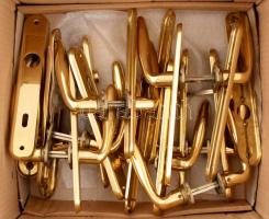 8 db különféle réz kilincs, jó állapotban