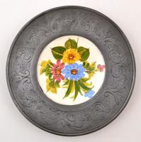 Nagy vegyes ón tétel: evőeszközök, poharak, dísztányérok, stb