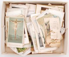 191 darabos régi szentkép tétel, benne sok litho és sok csipke is vegyes minőségben
