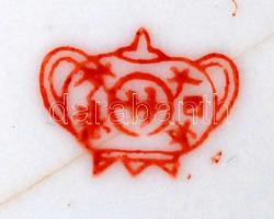 Jelzett kínai dísztányér, kézzel festett alján hajszálrepedésekkel, d:21,5 cm