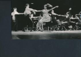 Művészek előadás közben, Koncz Zsuzsa fotók, jelzett, 2db, verzó ragasztos,  13x22cm és 17x24cm