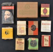 Régi dohánytermékek gyűjteménye: 11 bontatlan doboz cigaretta különböző országokból, közte francia, kínai cigaretták /  Collection of vintage tobacco. 11 unopened packs of cigarettes from China, France, Spain and other countries.