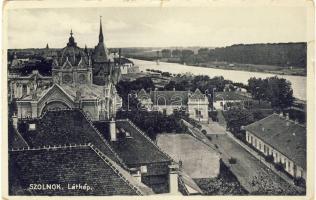 Szolnok zsinagógával(win Riß)