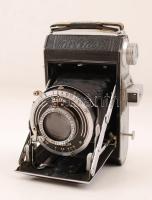 Welta Weltax	6x6/4,5x6 cm kamera Steinheil Cassar 1:2,9/7,5 cm objektívvel. Welta Compur zárral bőrt...