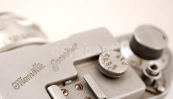 MOM Mometta Junior 24x32 mm kamera MOM	Ymmar 1:3,5/50 mm	 objektívvel, bőrtokban, jó állapotban / MO...