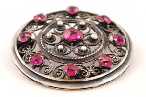 Ezüst bross 9 rubinnal. 14,6 g d: 45 mm / Silver broche with 9 rubys 14,6 g d: 45 mm